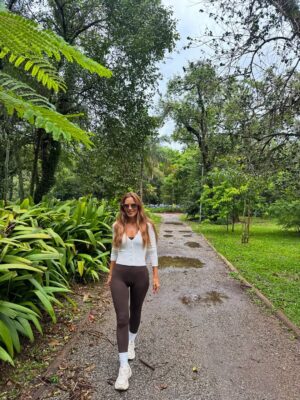 Liliana Santos Instagram - Axé 💖✨

#saopaulo #ibirapuera #ilhabela #brasil