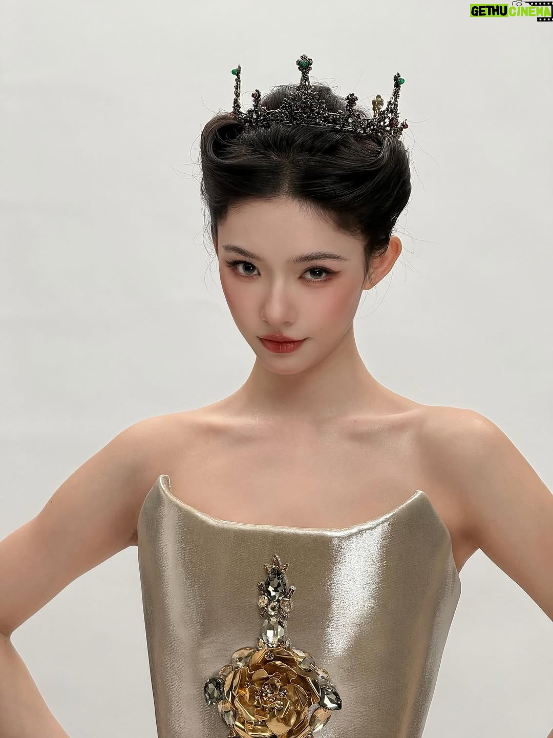 Lin Yun - 14.2K Likes - Queen or princess？👑