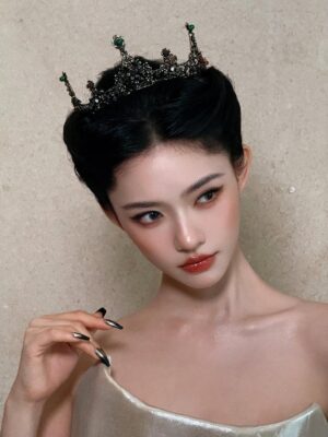 Lin Yun Instagram - Queen or princess？👑