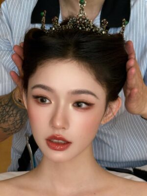 Lin Yun Instagram - Queen or princess？👑
