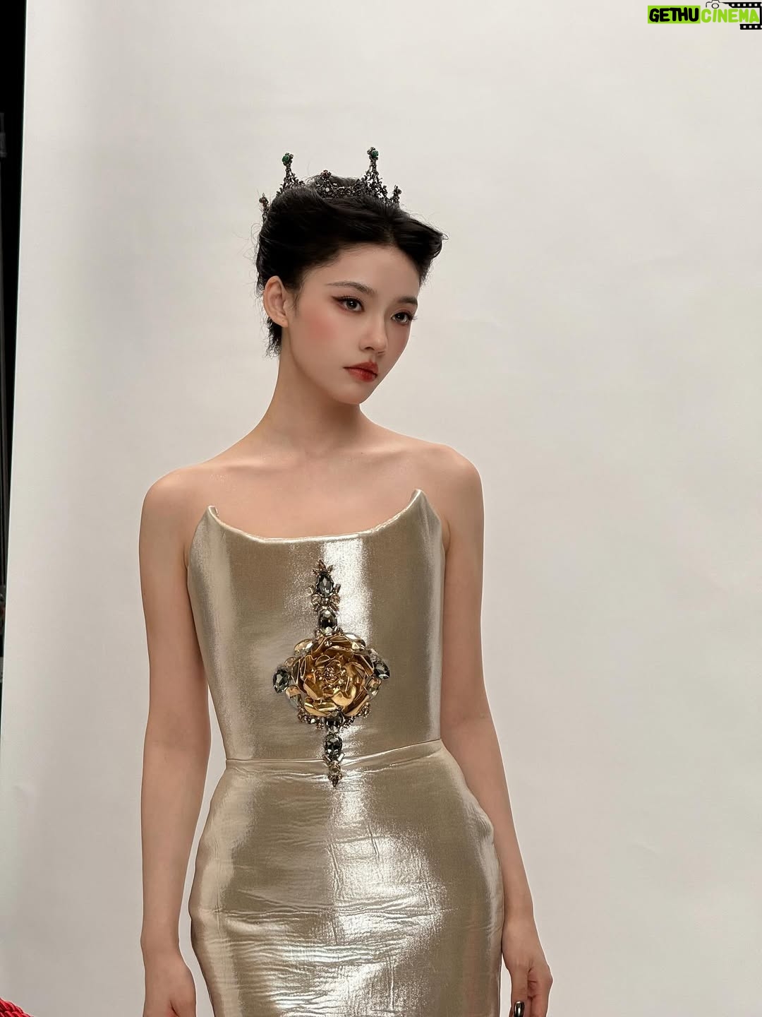 Lin Yun - 14.2K Likes - Queen or princess？👑