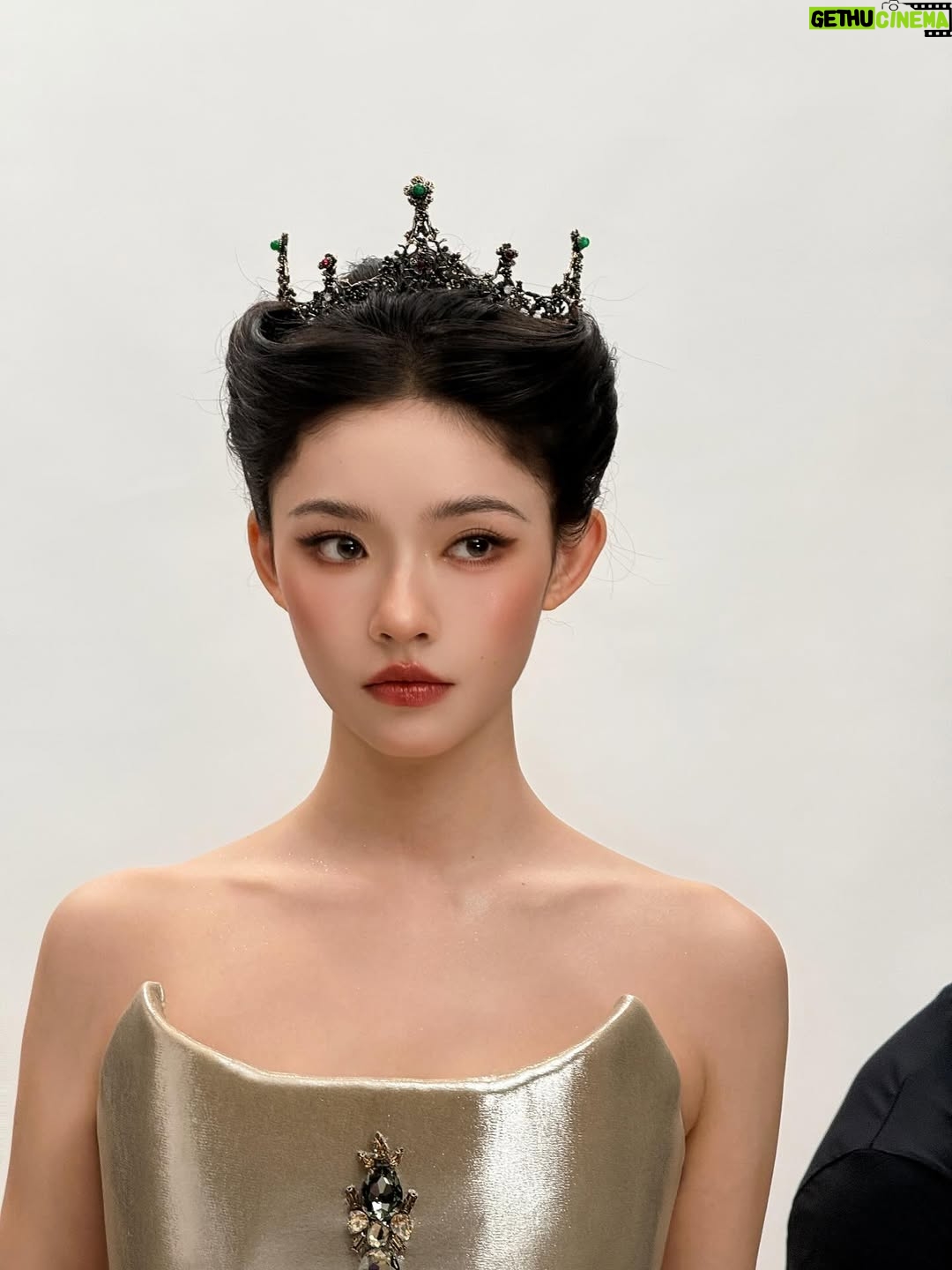 Lin Yun - 14.2K Likes - Queen or princess？👑