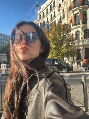 Lina Castrillón Instagram - Cámara y acción …
Y el mundo se detiene 🫶