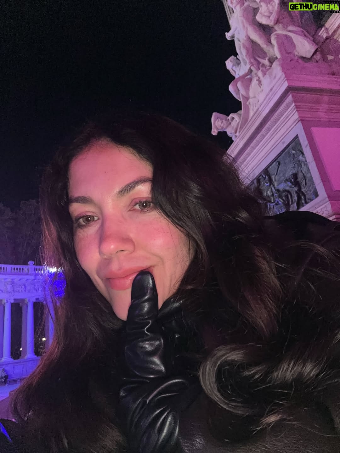 Lina Castrillón - 473 Likes - Cámara y acción …
Y el mundo se detiene 🫶