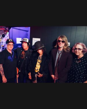 Linda Perry Instagram - Fresh off social media ubiquity, Linda Perry & 4 Non Blondes are back on the club circuit for the first time in three decades.

This week they’ve sold out The Roxy in West Hollywood and Great American Music Hall in San Francisco over four nights.

Swipe for some photos of the shows so far and live video of the band’s new song, “Hollow”.

Perry is set to release a solo album, Let It Die Here, and a documentary of the same name next year, while 4 Non Blondes are also working on a new album for 2026 as well.

(📸: Chuck Saftler)