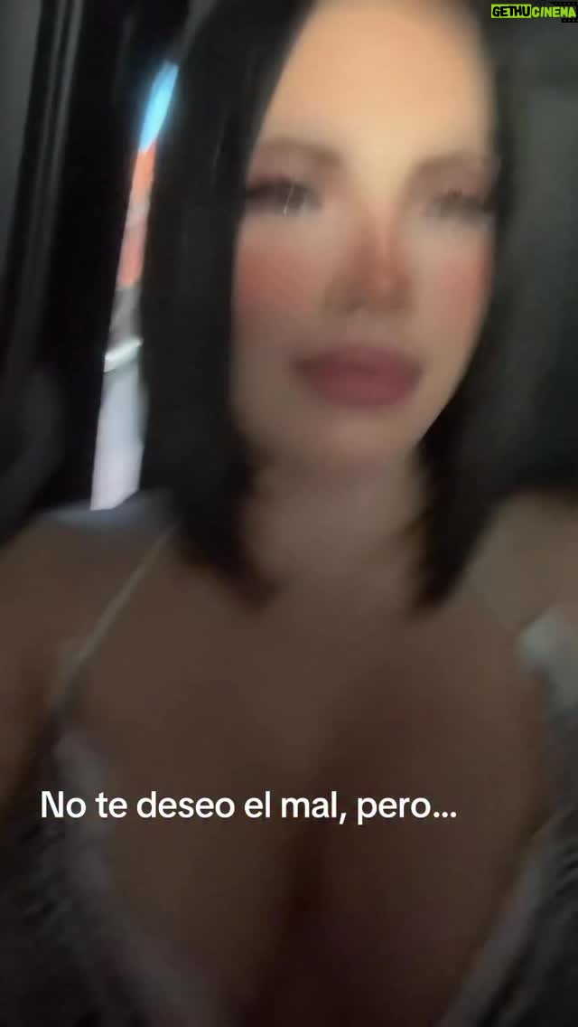 Lizbeth Rodríguez - 9K Likes - Mientras tanto en la caza infieles, dedicándole canciones al cucaracho