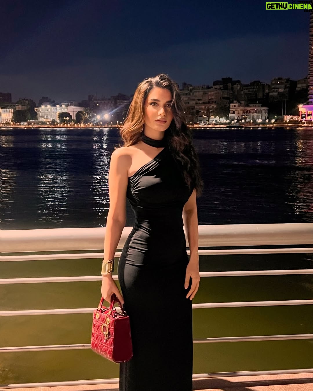 Lobna Ezzat - 390 Likes - @lubnaezzat.official ❤️