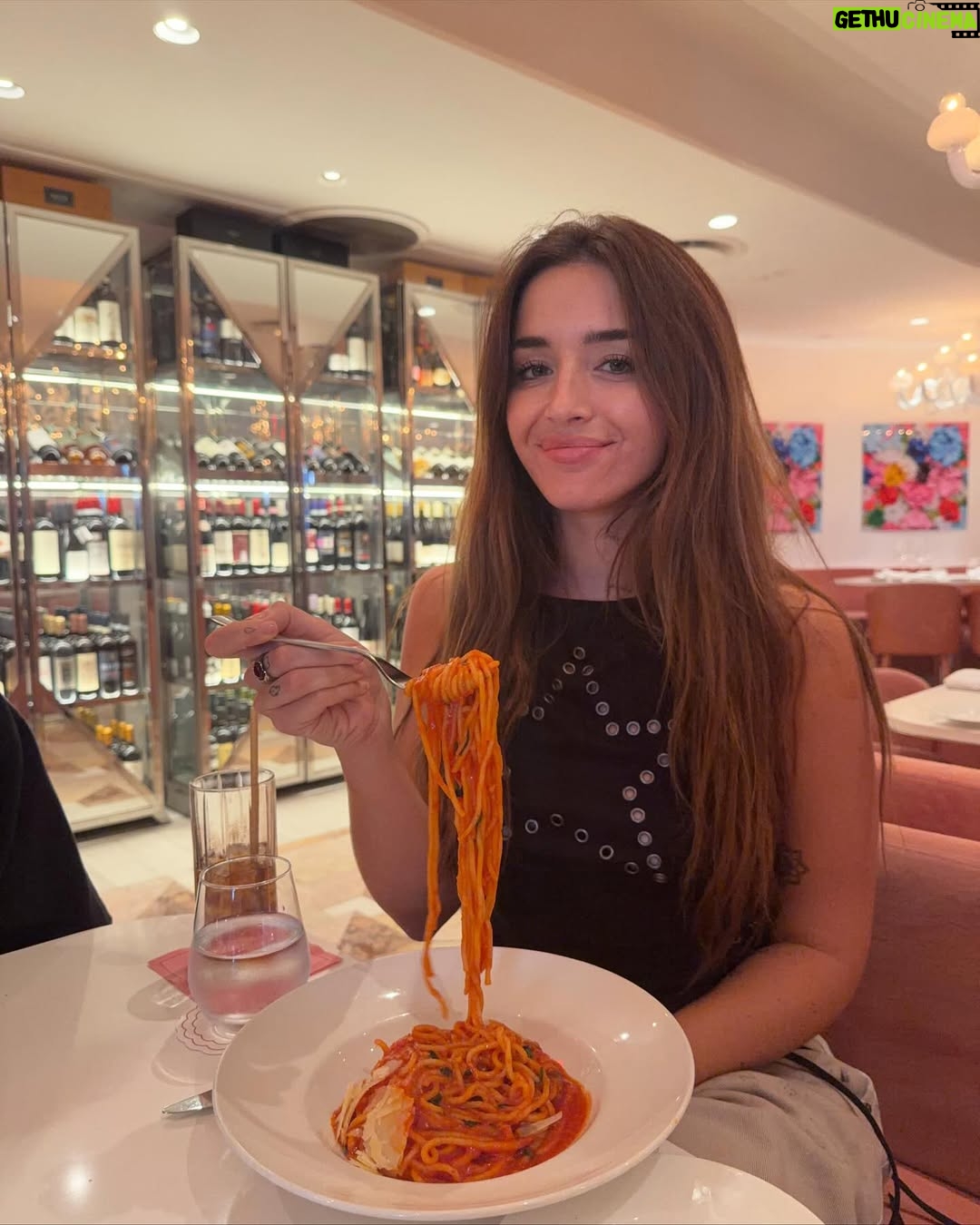 Lola Índigo - 152.7K Likes - la vida contemplativa 🪔🪽✨
