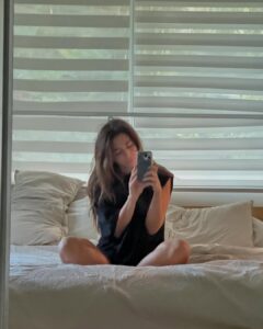 Lola Índigo Instagram - la vida contemplativa 🪔🪽✨