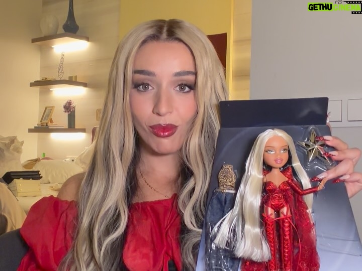 Lola Índigo - 74.5K Likes - bloody ♱ mary