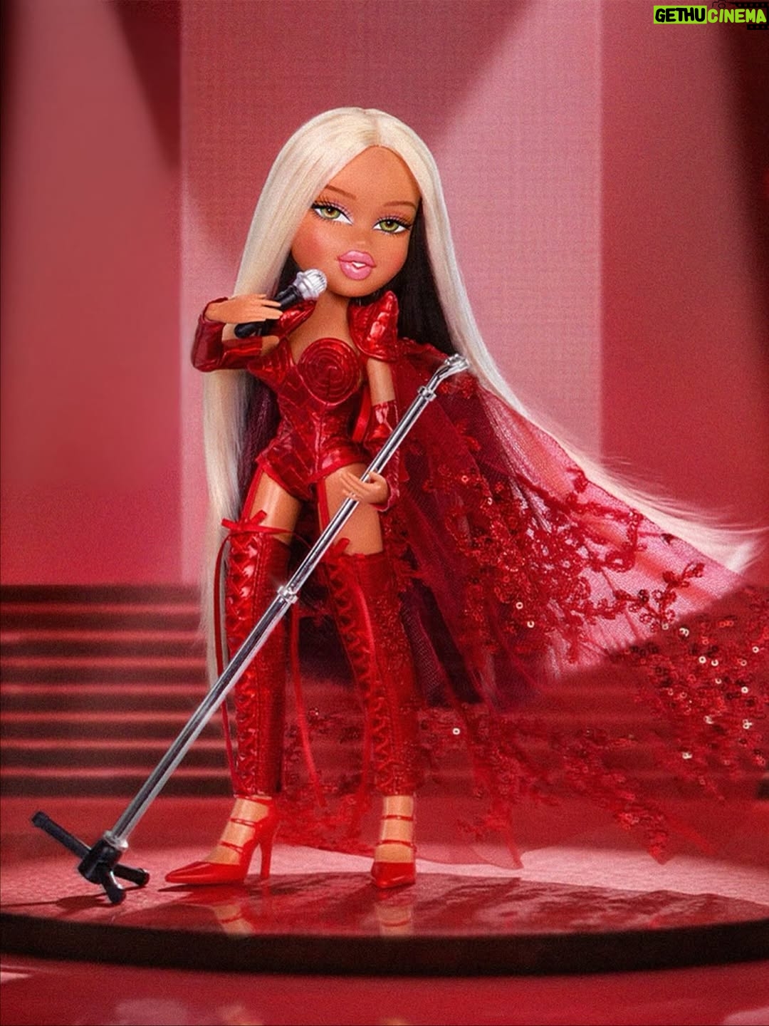 Lola Índigo - 83.6K Likes - ⭐️ BRATZ X LOLA INDIGO ⭐️ un sueño hecho realidad 🥺🪽✨ muchisimas gracias a todo el equipo de @bratz ❤️ el 2 de noviembre disponible en todas las tiendas! 😭😭😭
#encolaboracioncon @bratz