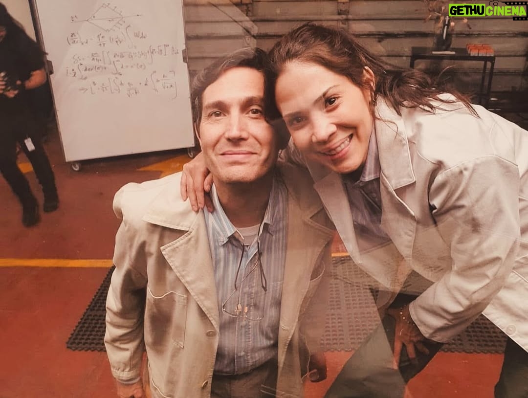 Lore Graniewicz - 1.8K Likes - “Nuestros tiempos” @nuestrostiempos_netflix @netflixlat @netflix
