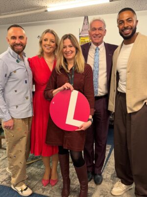 Lorraine Kelly Instagram - A busy but beautiful morning on @lorraine today 🥰. I was on with the lovely @claerb talking fashion after weight loss, but I also had a very cute sidekick that stole all the limelight 😂 . That’s right @lorrainekellysmith and @rosiekellysmith brought in baby Billie.. honestly she’s getting cuter by the day 🫶🏻. Hope you’re all having a good day as well and sending lots of love ❤️ xxx