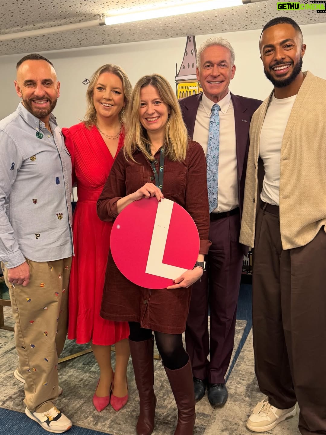 Lorraine Kelly - 7K Likes - A busy but beautiful morning on @lorraine today 🥰. I was on with the lovely @claerb talking fashion after weight loss, but I also had a very cute sidekick that stole all the limelight 😂 . That’s right @lorrainekellysmith and @rosiekellysmith brought in baby Billie.. honestly she’s getting cuter by the day 🫶🏻. Hope you’re all having a good day as well and sending lots of love ❤️ xxx