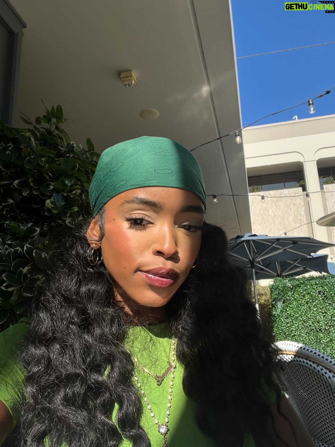 Lovie Simone - 52.2K Likes - few front faced fotos 
- from a friend
