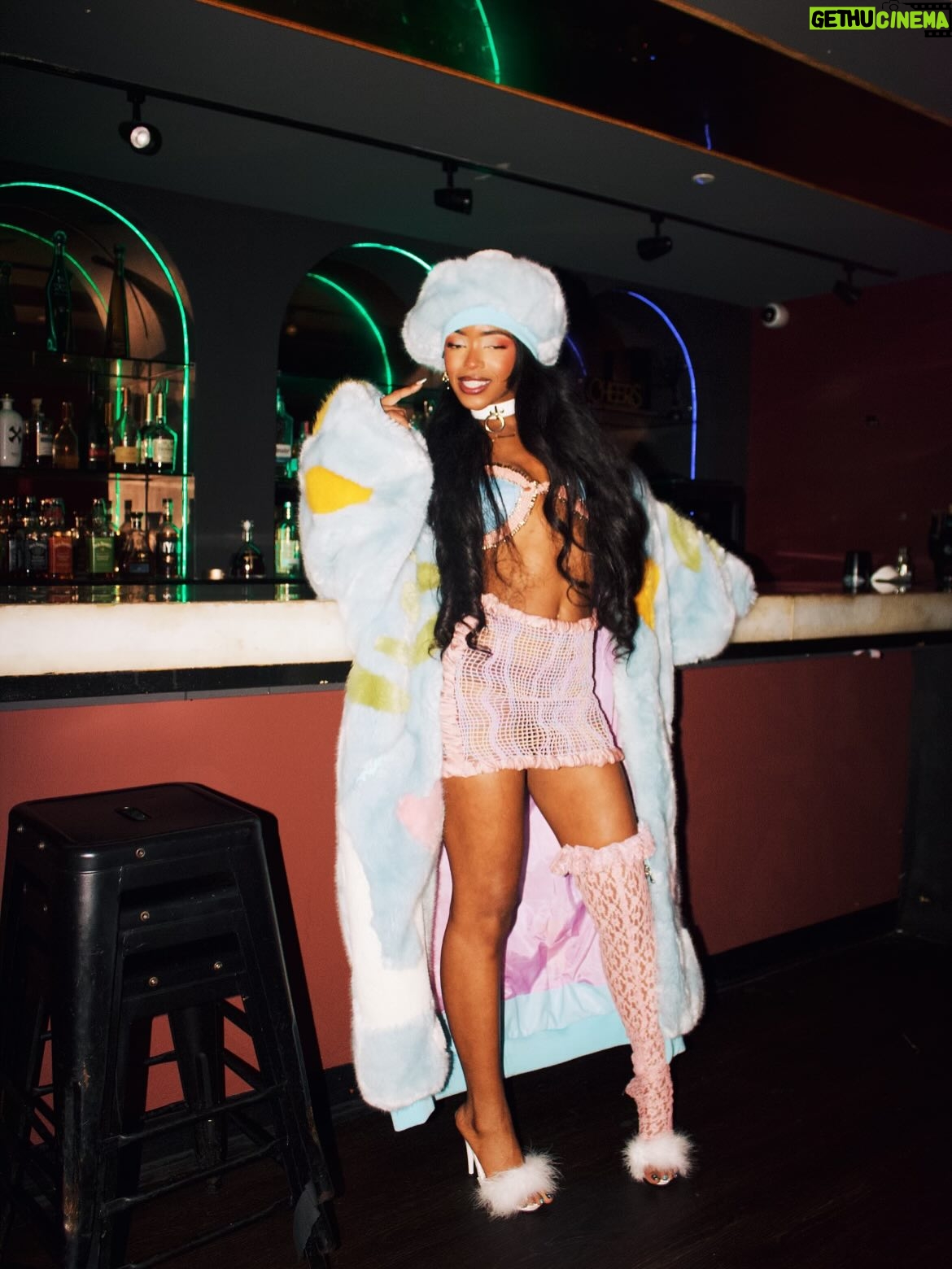 Lovie Simone - 16K Likes - The Sign Widda Line Thru It
