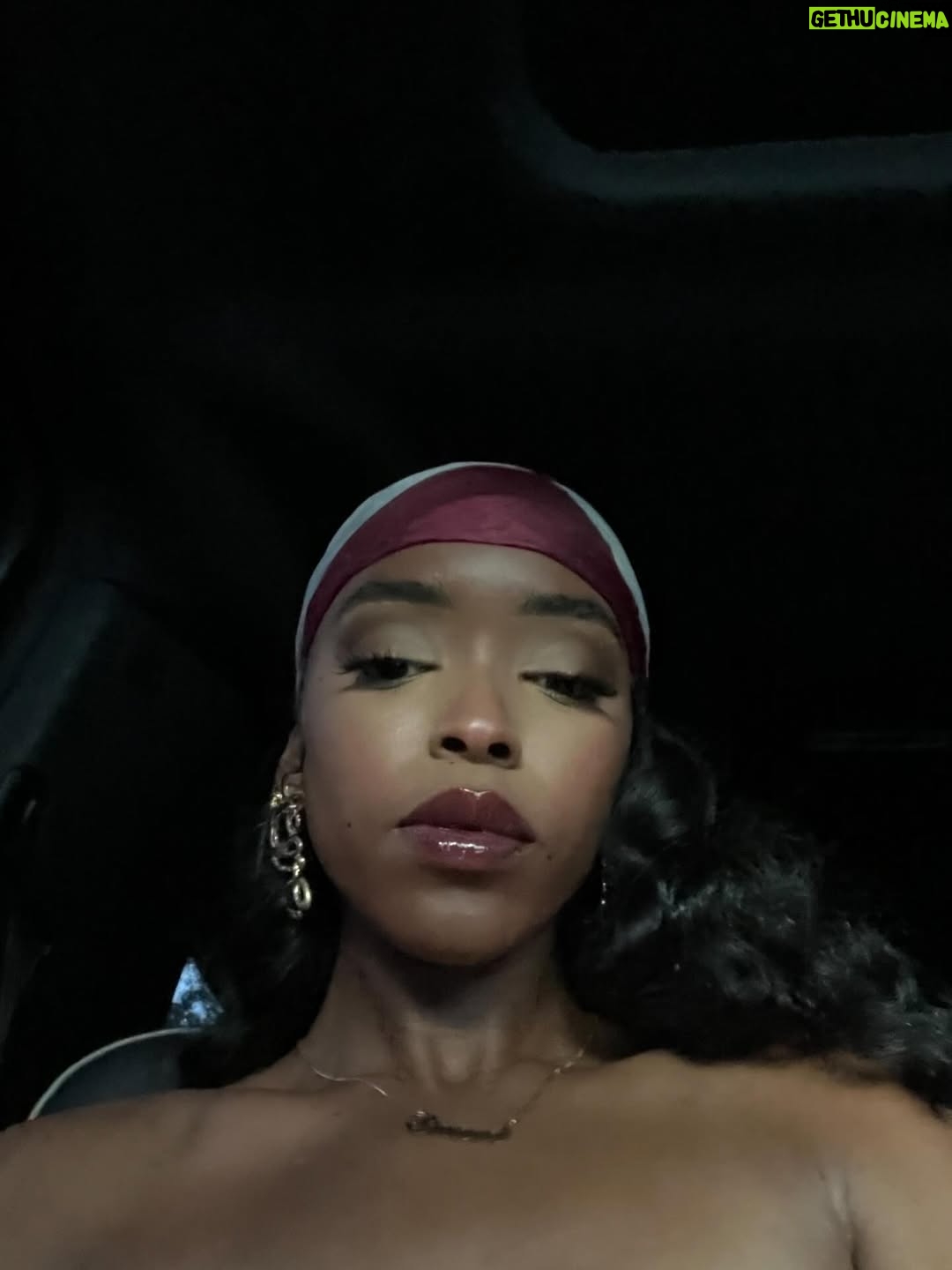 Lovie Simone - 52.2K Likes - few front faced fotos 
- from a friend