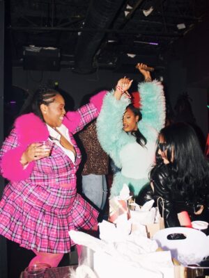 Lovie Simone Instagram - The Sign Widda Line Thru It