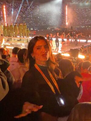 Luciana Sismondi Instagram - Sigo sin superar el concierto @badbunnypr 🐰🔥 tan cerca del escenario y con personas que hacen que el recuerdo sea eterno