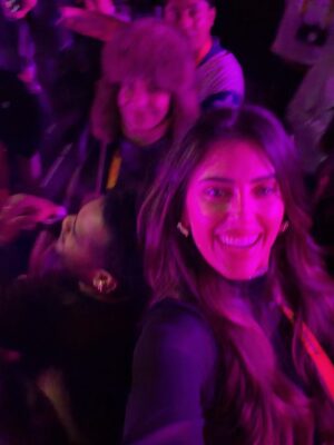 Luciana Sismondi Instagram - Sigo sin superar el concierto @badbunnypr 🐰🔥 tan cerca del escenario y con personas que hacen que el recuerdo sea eterno