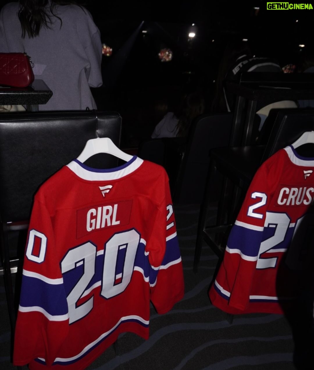 Lucie Rhéaume - 10.2K Likes - 🥅✨ GIRL CRUSH x CANADIENS DE MONTRÉAL – ÉDITION 2025 | CARREFOUR LAVAL!

Oui, vous avez bien lu… deuxième année consécutive que Girl Crush s’unit aux Canadiens de Montréal et on saute toujours partout comme si on venait de marquer en prolongation 🏒🔥.

Cette collection s’adresse à tous les fans de hockey, prêts à encourager les Canadiens et à porter des pièces qui reflètent leur identité.🤍

Et parce qu’on sait que vous l’attendiez… toute la collection est désormais disponible exclusivement à notre boutique du Carrefour Laval 🥅.

Photos & DA: @ds_sanchez