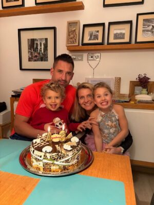 Lucie Šafářová Instagram - Náš Halloweenský oslavenec! 🎃🥳🥳🥳 Všechno nejlepší @tomasplekanec! 🎂 

#jakovíno 😜