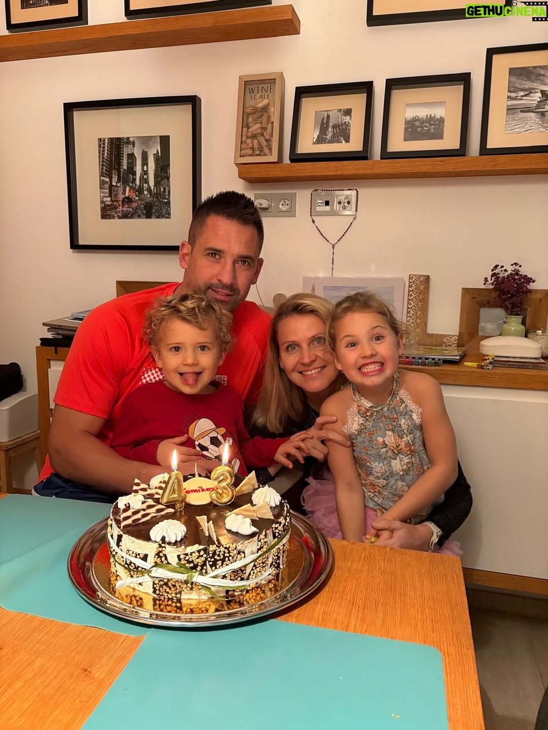 Lucie Šafářová - 10.1K Likes - Náš Halloweenský oslavenec! 🎃🥳🥳🥳 Všechno nejlepší @tomasplekanec! 🎂 

#jakovíno 😜