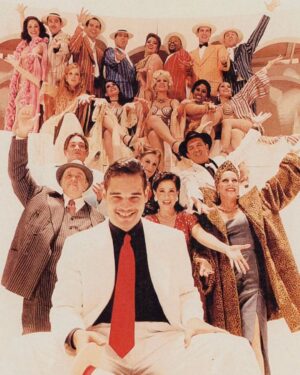 Lucinha Lins Instagram - #TBT de hoje é para a montagem de 2003 de Ópera do Malandro, com direção dos queridos @charlesmoeller e @c_botelho.claudio, e texto e músicas do inigualável @chicobuarque.

A construção da minha personagem, Vitória Régia, nasceu de uma inspiração muito próxima: o andar, o ar altivo e bem-humorado tirei de uma querida tia, uma figura marcante em nossa família. Algumas pessoas saíam do teatro sem me reconhecer e se surpreendiam quando percebiam que era eu dando vida à hilária e ambiciosa Vick, como Geni a chamava.

O elenco era uma verdadeira família! Além do meu filhote @claudiolins e do meu maridão @claudiotovar, dividi o palco com os gigantes Mauro Mendonça e @nuno_leal_maia (em Portugal) e os talentosíssimos @sorayaravenle, @alessandramaestrini, Alexandre Schumacher, @sandro.christopher e tantos outros. Entre atores e músicos éramos mais de 30! Nos divertíamos demais, dentro e fora do palco.

O musical foi um sucesso enorme, um verdadeiro fenômeno de público e crítica no Brasil e plateias lotadas em Lisboa e Porto, em Portugal. Esta produção também me trouxe a honra de ser indicada ao Prêmio Shell, além de memórias que levo no coração. 🩵

#ÓperaDoMalandro #VitóriaRégia #TeatroMusical #ChicoBuarque #PrêmioShell