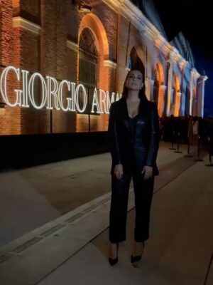 Lucrezia Guidone Instagram - Giorgio Armani Night 🖤 Venice
Total look @giorgioarmani
@stellagiannetti @aliguido @lorena.marinoni @eli.szemere 🫶🏻
Shoes @casadeiofficial
Make up @chiaragattellaro @simonebelliagency @armanibeauty
Hair @claudiaventurelliacconciature @kerastase_official
@upgradeartist 🙏🏻🫶🏻
@giannichiffi @wannabemgmt
#armaniparty #giorgioarmani #venicefilmfestival #venezia82