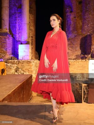 Lucrezia Guidone Instagram - Grazie @taorminafilmfestofficial e alla direttrice artistica @tizianarocca ♥️ È stata un’emozione immensa e un grande privilegio condividere questo riconoscimento con un gruppo di donne tanto straordinarie.
Porto con me un mare di gratitudine e ispirazione.
@giannichiffi @upgradeartist 🤍
Dress @lanvin
Shoes @gianvitorossi
@valeriakmarchetti 🫶🏻
Hair @domenicaricciardi
#TaorminaFilmFest #LucreziaGuidone #WomenInCinema #Taormina71