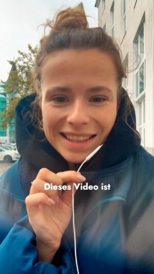 Luisa Neubauer Instagram - Hallo ich bin Luisa und wir haben ein Problem. #Klimakrise #Merz #Emissionen