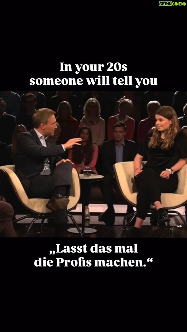 Luisa Neubauer - 27.6K Likes - 7 Jahre Fridays for Future. Happy Birthday Klimastreik. Mit größter Dankbarkeit an diese Bewegung, an die Menschen, an die Leben, die wir miteinander verbracht haben, an jede Klimastreik, jeden Sturm und Regen, jedes Mal aufs Neue loslegen, weil Ohnmacht ist auch keine Lösung. Mit Dankbarkeit an Hunderttausende, die das alles haben möglich gemacht, über all die Jahre. Und natürlich, an zehntausende Profis, die eigentlichen Held:innen der Geschichte.
Es ist so groß, und ich glaube in dieser Form, einmalig. Da war ein Fenster, und um alles in der Welt Gott Sei Dank haben wir es aufgerissen. 🌍❤️
#FridaysForFuture #Klimastreik