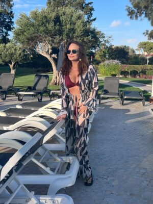 Luiza Tomé Instagram - Depois de Lisboa , não poderia deixar de passar uns dias incríveis aqui nesse hotel, de frente pra esse mar lindo.
@vilagale.pt  @pedroribeiro78 
@vilagale.cascais 
Uma semana abençoada para todos , com muitas vitórias, saúde e paz.
