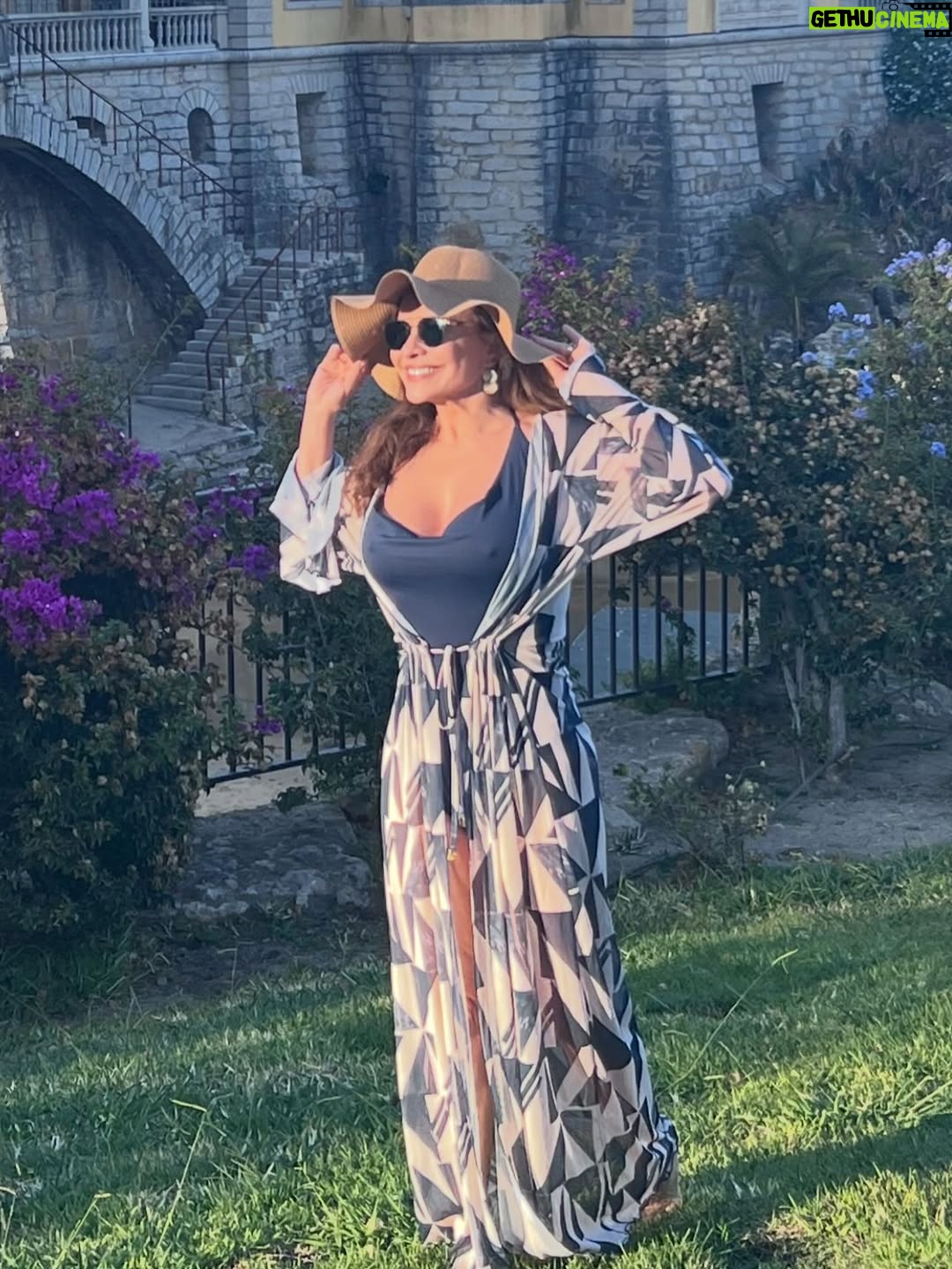 Luiza Tomé - 23.9K Likes - Depois de Lisboa , não poderia deixar de passar uns dias incríveis aqui nesse hotel, de frente pra esse mar lindo.
@vilagale.pt  @pedroribeiro78 
@vilagale.cascais 
Uma semana abençoada para todos , com muitas vitórias, saúde e paz.