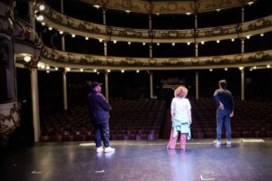 Madalena Brandão Instagram - #escolhas de @seb.azzo @sachadanino no Porto pelos olhos da doce @madalenabrandao  em cena no @teatro_sa_da_bandeira ate 16 de novembro @fproducao #teatro