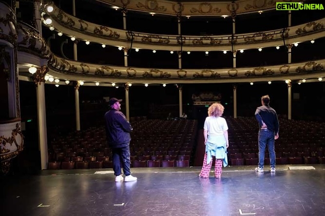 Madalena Brandão - 184 Likes - #escolhas de @seb.azzo @sachadanino no Porto pelos olhos da doce @madalenabrandao  em cena no @teatro_sa_da_bandeira ate 16 de novembro @fproducao #teatro