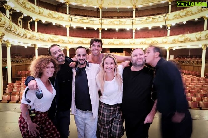 Madalena Brandão - 190 Likes - A chegar ao Porto para mas um fim de semana de ESCOLHAS, no @teatro_sa_da_bandeira com estas pessoas bonitas e talentosas. Ficam aqui alguns momentos do primeiro fim de semana nesta linda cidade, onde fomos e seremos muito felizes estas próximas duas semanas.
Quem vem? Link para os bilhetes 👆🏻 @fproducao