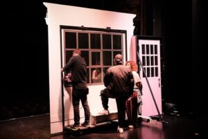 Madalena Brandão Instagram - A chegar ao Porto para mas um fim de semana de ESCOLHAS, no @teatro_sa_da_bandeira com estas pessoas bonitas e talentosas. Ficam aqui alguns momentos do primeiro fim de semana nesta linda cidade, onde fomos e seremos muito felizes estas próximas duas semanas.
Quem vem? Link para os bilhetes 👆🏻 @fproducao