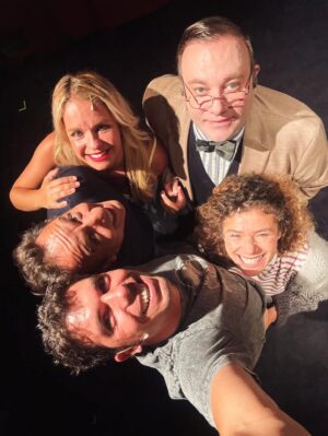 Madalena Brandão Instagram - Última semana de ESCOLHAS, em Lisboa, com estes maravilhosos! Ainda podem vir ao @teatrovillaret até domingo✨
Depois, Porto, de 31 de Outubro a 16 de Novembro no @sadabandeirateatro !! Venham escolher o nosso destino 🤘