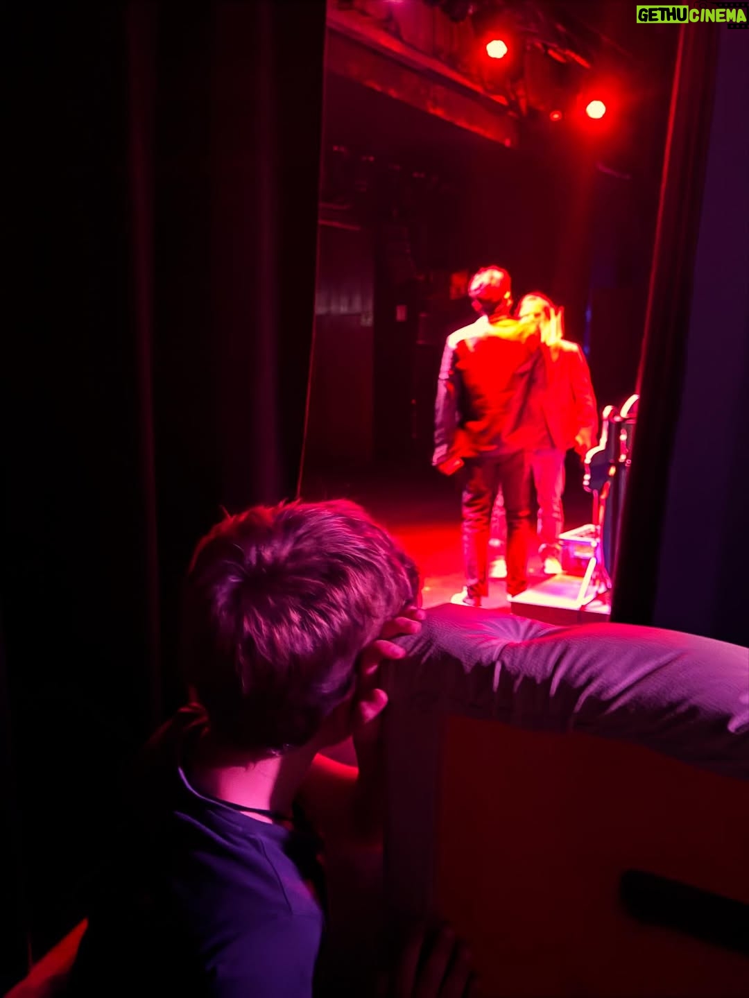 Madalena Brandão - 161 Likes - Última semana de ESCOLHAS, em Lisboa, com estes maravilhosos! Ainda podem vir ao @teatrovillaret até domingo✨
Depois, Porto, de 31 de Outubro a 16 de Novembro no @sadabandeirateatro !! Venham escolher o nosso destino 🤘
