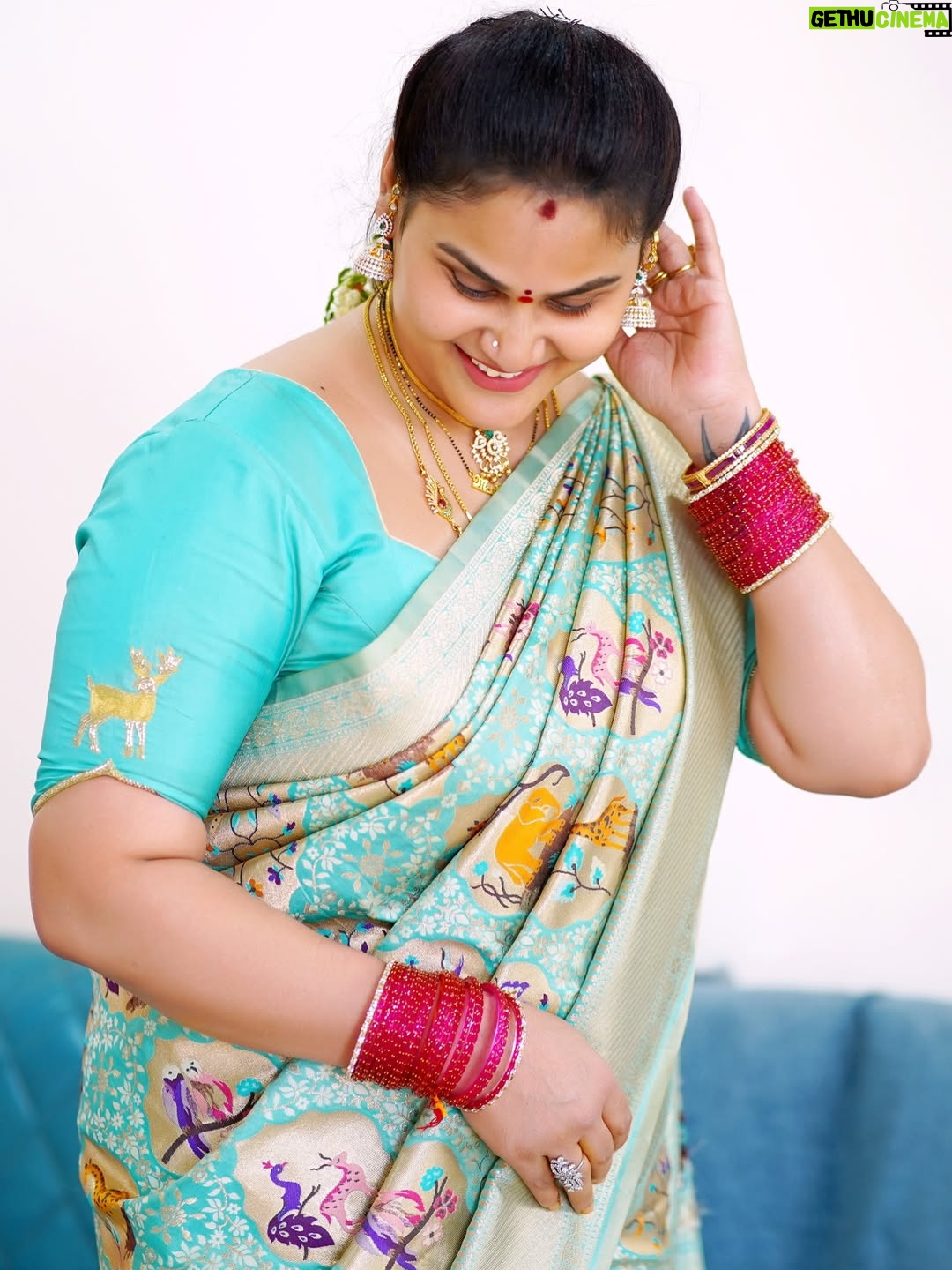 Madhu Reddy - 13.3K Likes - Happy face ❤️❤️ 

#insta #instamusic #instagram #feel #viralpost #virałpost #viralpost2025 #feed #reach #reaching #viralvideo #viral #viralpost2025 #trending #trend #trendingsongs #reaching #reach #treditional #treditionallook❤️ #look #saree #sareelove❤️ #sareedrape #sareeoftheday #trends #beauty #sareewithblouse #pattu #pattublouse