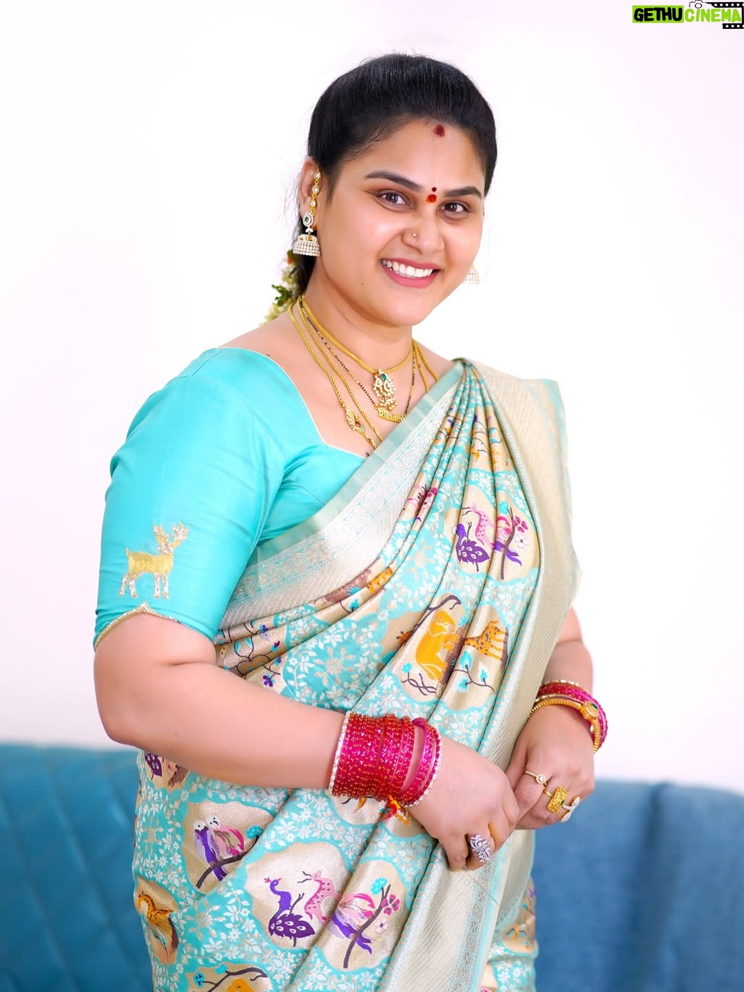 Madhu Reddy - 13.3K Likes - Happy face ❤️❤️ 

#insta #instamusic #instagram #feel #viralpost #virałpost #viralpost2025 #feed #reach #reaching #viralvideo #viral #viralpost2025 #trending #trend #trendingsongs #reaching #reach #treditional #treditionallook❤️ #look #saree #sareelove❤️ #sareedrape #sareeoftheday #trends #beauty #sareewithblouse #pattu #pattublouse