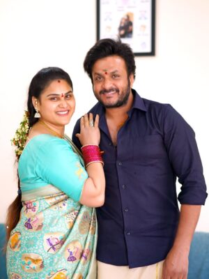 Madhu Reddy Instagram - నిలిచిపోవాలని 😘❤️🧿 @madithatikrishnakishore 

#insta #instagram #instamusic #couple #couplelove❤️ #couplephotoshoot #couples #husband #love #effection #feel #feelitreelit #emotional #viralpost❤️ #viralreels❤️ #viralpost2025 #familyfirst #familytime❤️ #familylove❤️ #happy #trend #trendingnow #reaching #music #bgm #husbandandwifeforlife #wifey #treditional #reachyourgoals #feelings