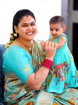 Madhu Reddy Instagram - నా బంగారాలు 😘😘🧿🧿🫶🏻 @im_hithvikareddy_dadyprinces @purvikaareddy 
Kids outfits design @sscouture_21 

#insta #instagram #kids #feed #mother #motheranddaughters #happy #reach #reachpost #trends #trendingnow #trend #viral #viralpost❤️ #viralpix #post #postivevibes #postviral #reaching #feel #reelitfeelit❤️❤️ #feelings #mother #motherhood #motheranddaughters #viralpost2025 #kidsfashion #sisters #sisterhood #sisterlove❤️ #sister #sisterphotogs