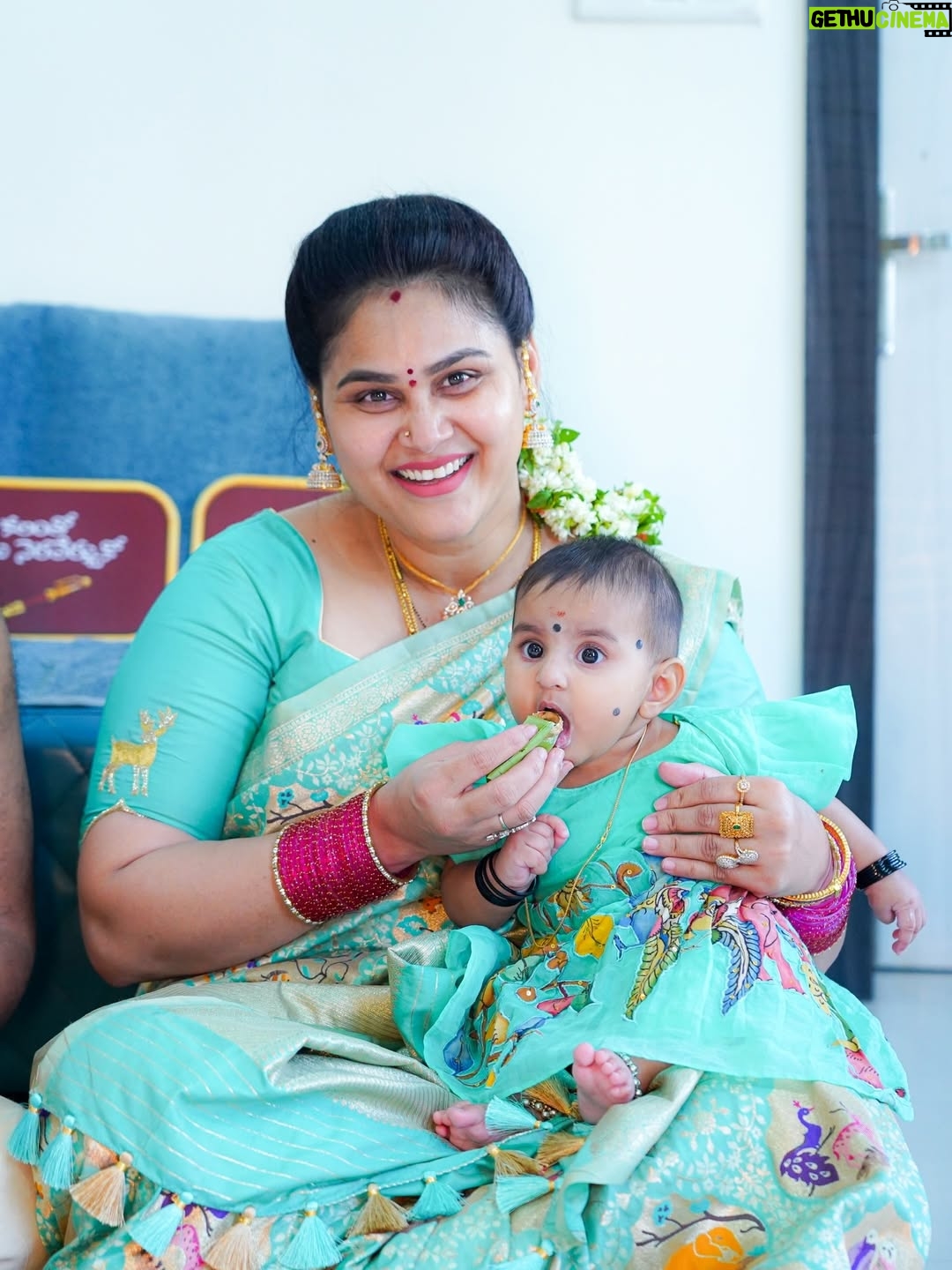 Madhu Reddy - 19.6K Likes - హిత్విక అన్నప్రాసన 🧿🧿😘 @im_hithvikareddy_dadyprinces @purvikaareddy @madithatikrishnakishore 

#insta #instamood #instagram #feed #viral #foodceremony #annaprasana #annaprasanaceremony❤️🍚😋 #kids #telugu #telugufestival #happy #family #familytime❤️ #familyfirst❤️ #familylove❤️ #trend #trendingnow #festival #mother #motherdaughterlove #fatherlove #fatherdaughterlove❤️ #fatheranddaughter #mothercare #feelings #emotional