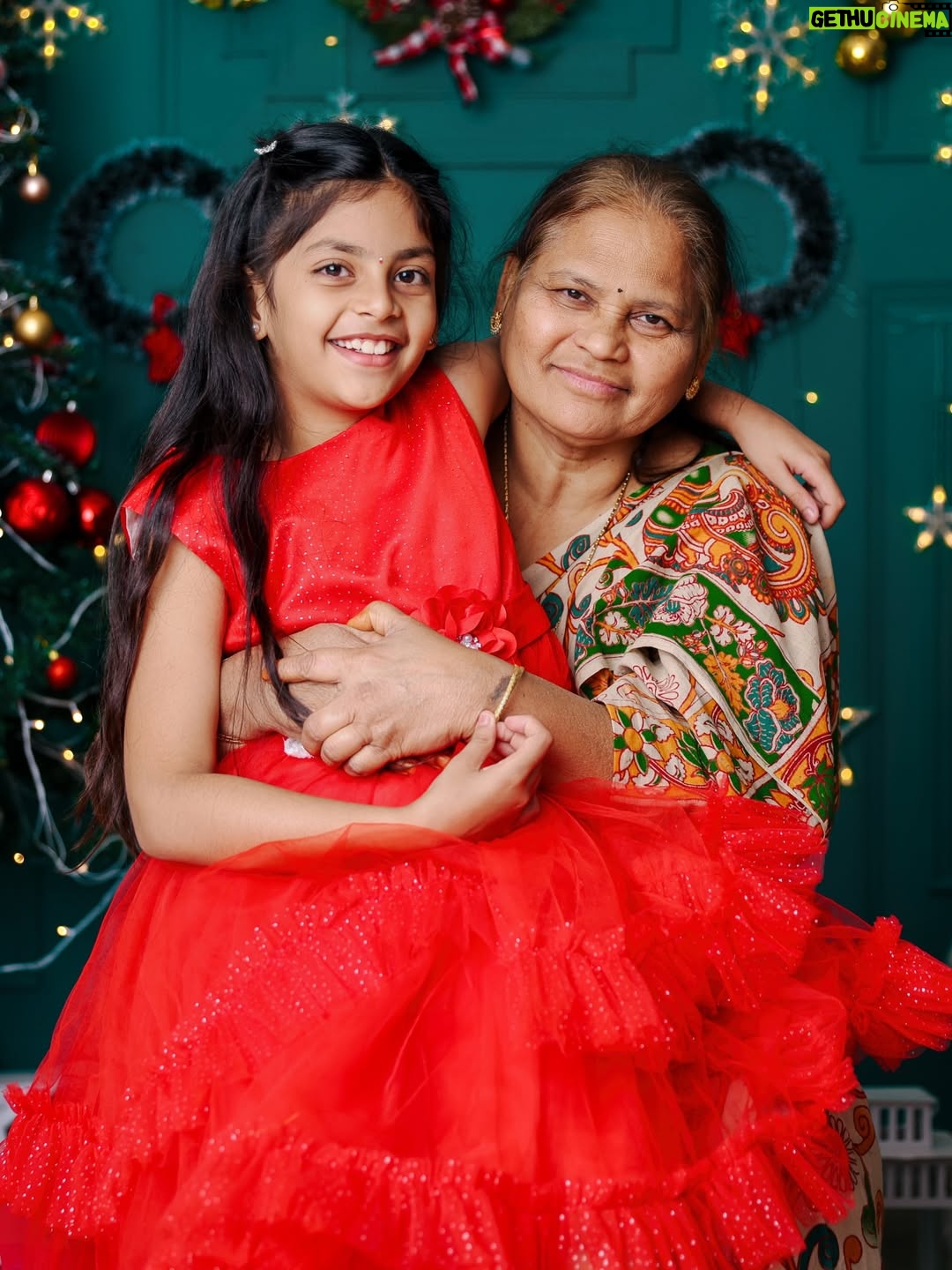Madhu Reddy - 27K Likes - Marry Christmas 😘🧿🧿 @im_hithvikareddy_dadyprinces @purvikaareddy 

📸 @kidsography_by_nikhil_ronald 

#insta #instagram #instamusic #instafashion #christmas #christmastime #christmastree #christmasiscoming #chrismas #happy #feed #viral #viralvideo #viralpost2025 #viral #post #postviralシ #reach #reaching #familyfirst #family #familytime❤️ #kids #mother #motherdaughterlove #motheranddaughters #feel #music #feeding #christamtree #motherdaughterday