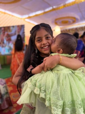 Madhu Reddy Instagram - Happy children’s day, my dear angels 🧿❤️🧿 

#insta #instagram #feed #trending #kids #familyfirst #familylove❤️ #familytime❤️ #familyfirst❤️ #childrens #feelings #feelitreelit #feel #music #bgm #happy #lovely #sisters #sisterlove❤️ #sisterhood #sister