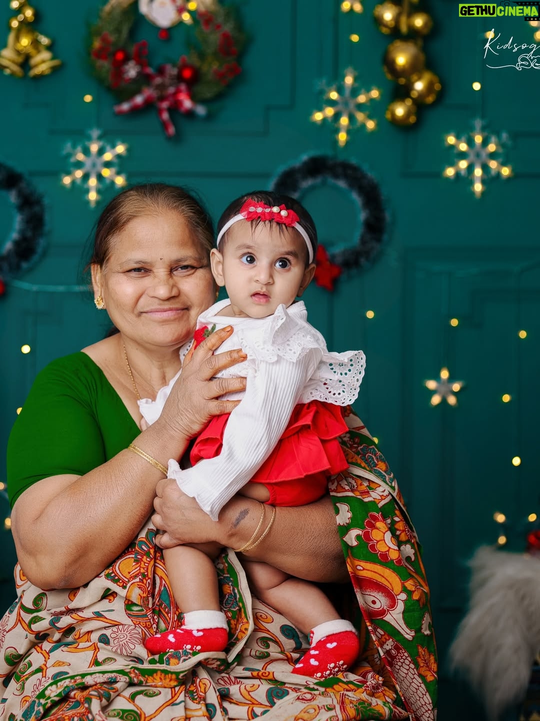 Madhu Reddy - 27K Likes - Marry Christmas 😘🧿🧿 @im_hithvikareddy_dadyprinces @purvikaareddy 

📸 @kidsography_by_nikhil_ronald 

#insta #instagram #instamusic #instafashion #christmas #christmastime #christmastree #christmasiscoming #chrismas #happy #feed #viral #viralvideo #viralpost2025 #viral #post #postviralシ #reach #reaching #familyfirst #family #familytime❤️ #kids #mother #motherdaughterlove #motheranddaughters #feel #music #feeding #christamtree #motherdaughterday