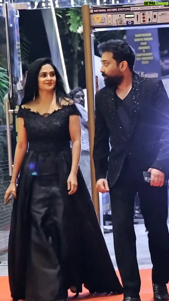 Madhumitha - 24.7K Likes - #love 🖤 #black 

#twinning #couple #sivamadhu #shivabalaji #madhumitha #varanasi #telugu #cinema #world #dress