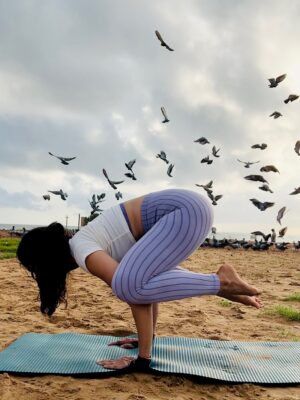 Madhuri Jain Instagram - The waves teach me to flow, the sand teaches me to ground 🦋🤍 

Thank you @nandyslifetale ♥️🦋
@samyuj.in
